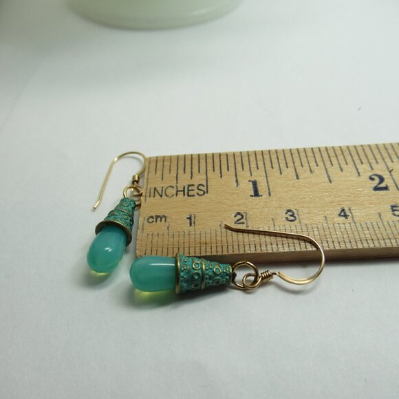 Uranium glass cone drop earrings - Picture 7 of 14